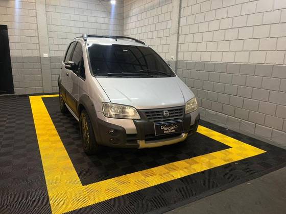 FIAT IDEA 1.8 MPI ADVENTURE 8V FLEX 4P MANUAL FIAT IDEA 1.8 MPI ADVENTURE 8V FLEX 4P MANUAL